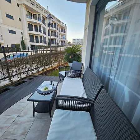 Rose Garden Deluxe 公寓