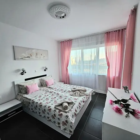 Rose Garden Deluxe *