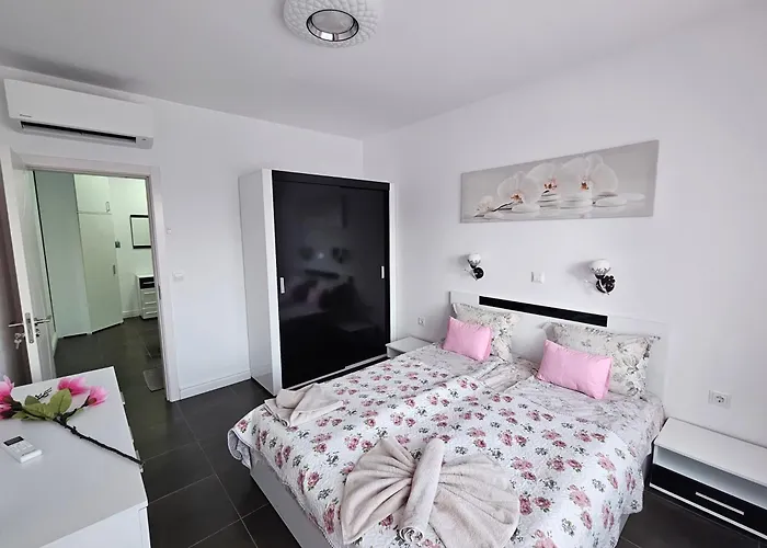 Apartament Rose Garden Deluxe Czernomorec